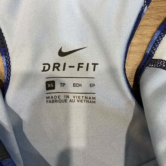 Nike Workout Tank - Picture 3 of 3